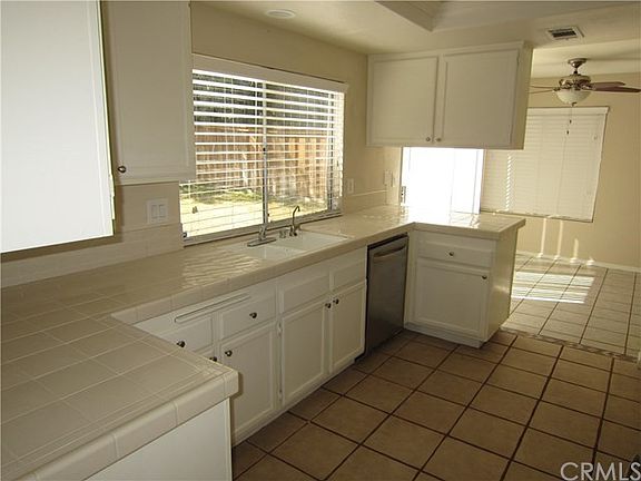 4th image of 39325 Medina Ct