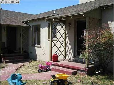 2nd image of 3302 Idaho St