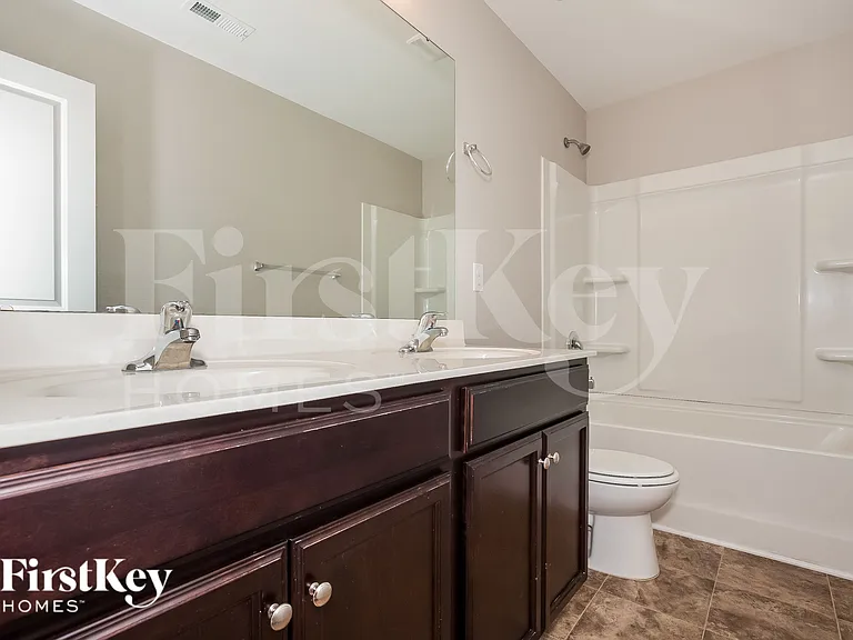 1512 Summer View Ln — Photo 14