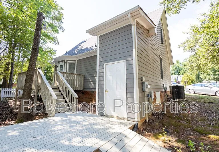 8 Barrett Pl — Photo 25
