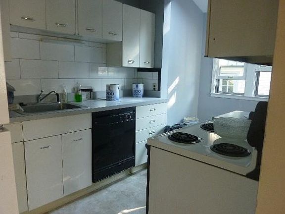 4th image of 5445 N College Ave