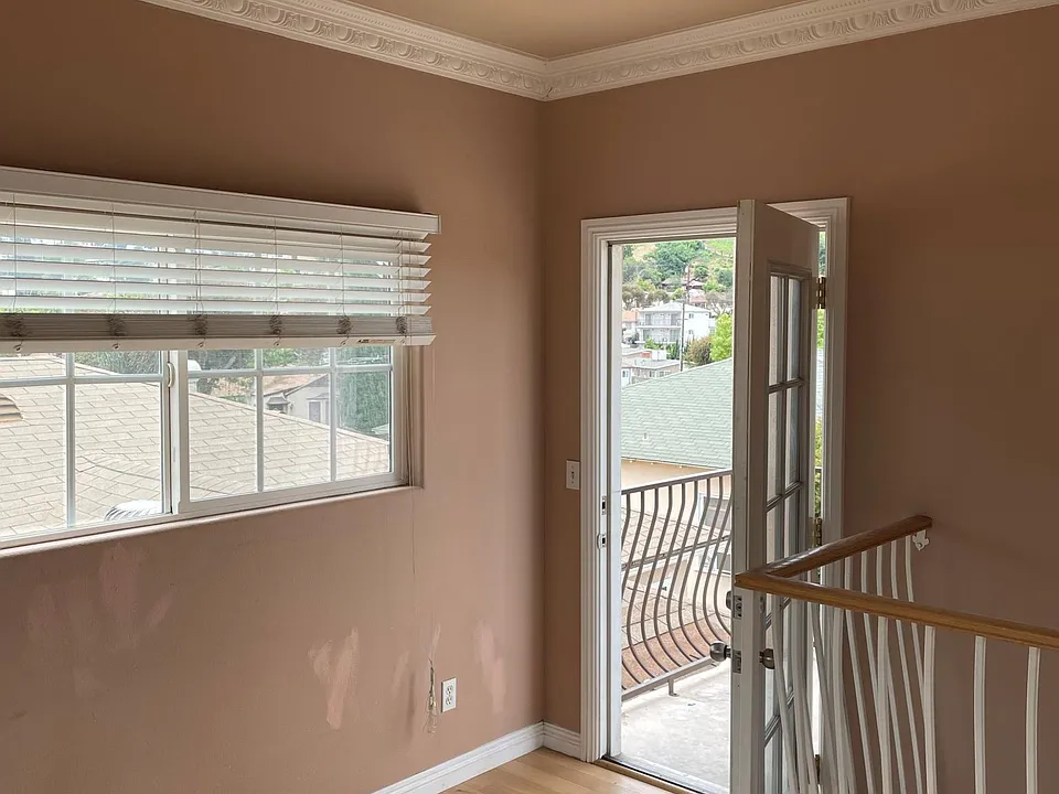 door leading to the big balcony