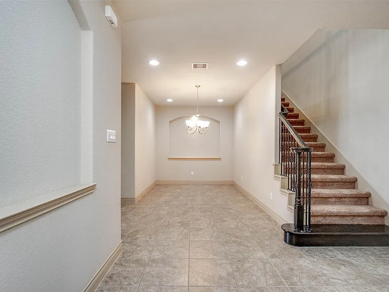 24111 Valencia Ridge Ln — Photo 11