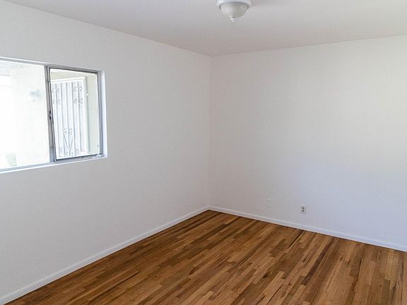 5th image of 663 E Queen St #2