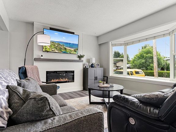 2nd image of 46551 Teton Ave