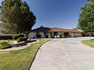 19610 Red Feather Rd, Apple Valley, CA 92307