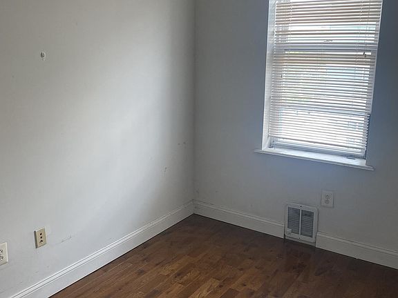 5th image of 4600 Woodland Ave Unit 3F