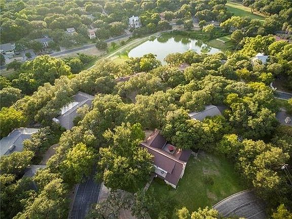 4th image of 9011 Mountain Lake Cir