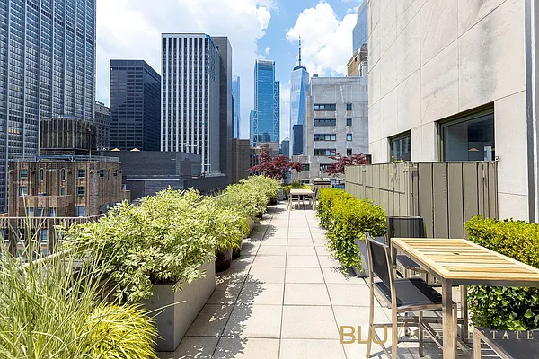 Rented by BLU Real Estate | media 48