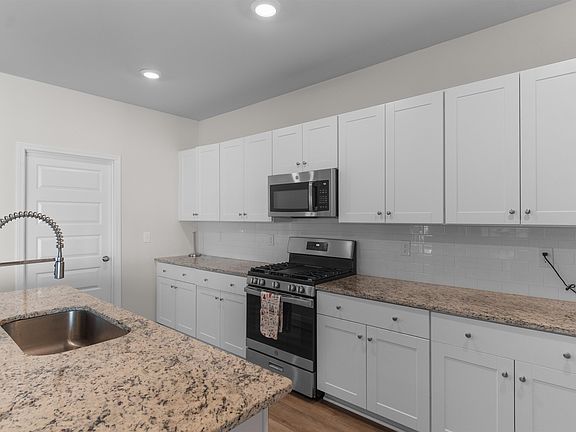 5th image of 1111 Saltgrass Way