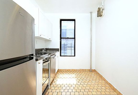 2nd image of 510 W 170th St APT 5C