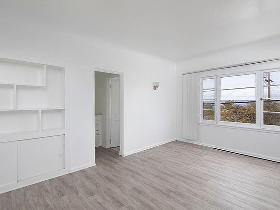3rd image of 304 W Ivy St APT 109