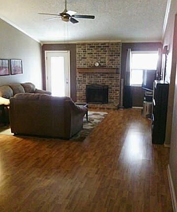 2nd image of 1532 Caplin Dr