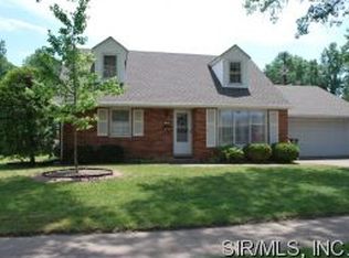 62 Riviera Dr, Granite City, IL 62040