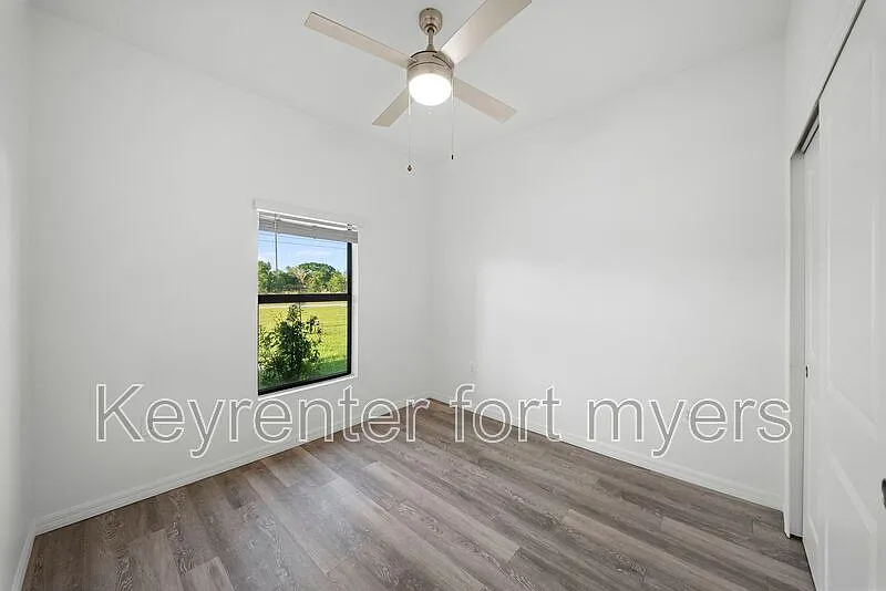 3 bed, 2.0 bath, 1240 sqft, $1,650 — Photo 4