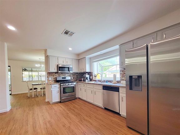 5th image of 10904 Tall Oak Trl
