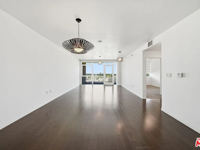 3785 Wilshire Blvd #1607 — Photo 10