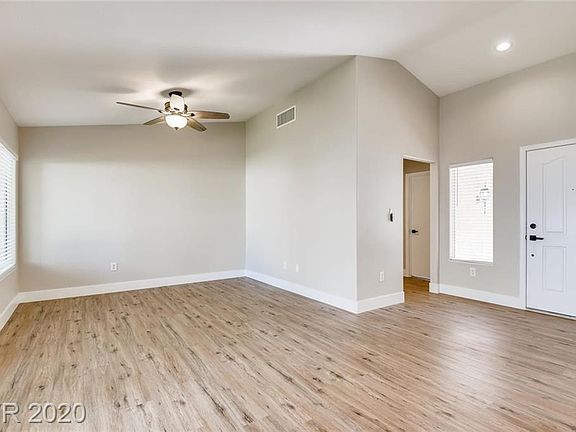 5th image of 2825 Dry Plains Dr