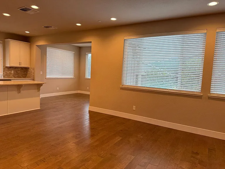 1845 Palisades Dr — Photo 10
