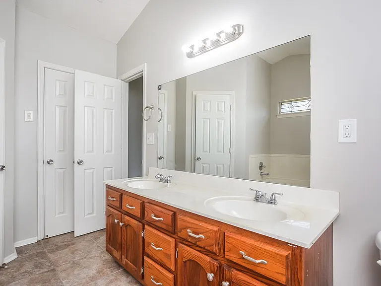 10431 Amanda Dr — Photo 11