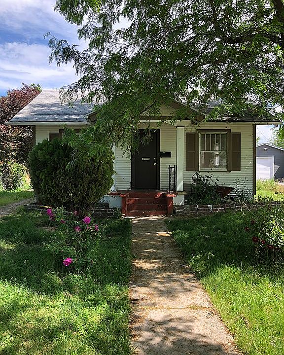 1st image of 416 19th Ave S