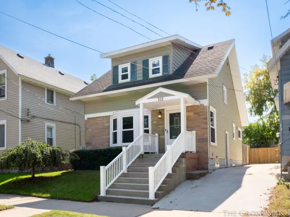 532 Carrier St NE, Grand Rapids, MI 49505