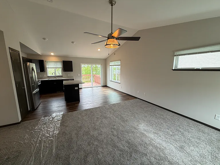 930 Waters Edge Ct — Photo 4