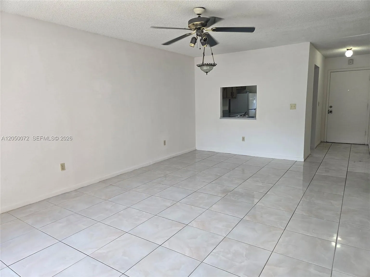 Brookfield Square Condo — Photo 3