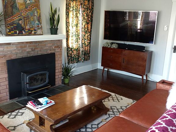 2nd image of 3205 Juniper St