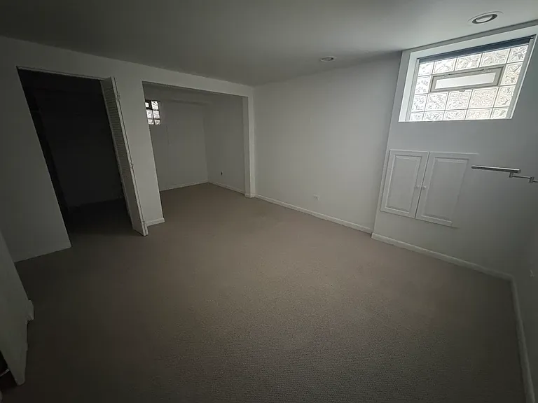 610 W Briar Pl #1 — Photo 14