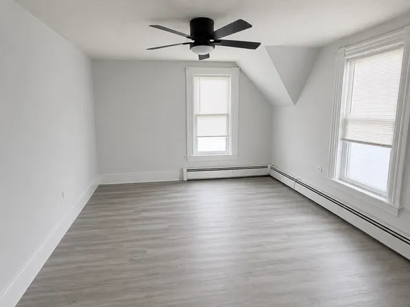 375 Concord St APT 3, Manchester, NH 03104