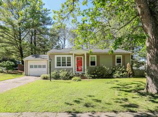 11 Stearns Ave, Essex Junction, VT 05452