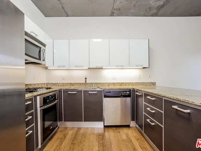 645 W 9th St #343 — Photo 6