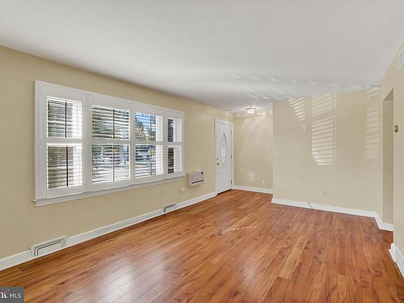 5th image of 819 E 11th Ave