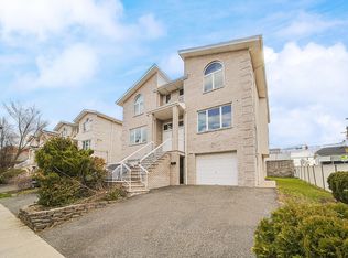 2432 3rd St #B, Fort Lee, NJ 07024