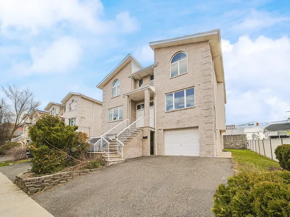 2432 3rd St #B, Fort Lee, NJ 07024