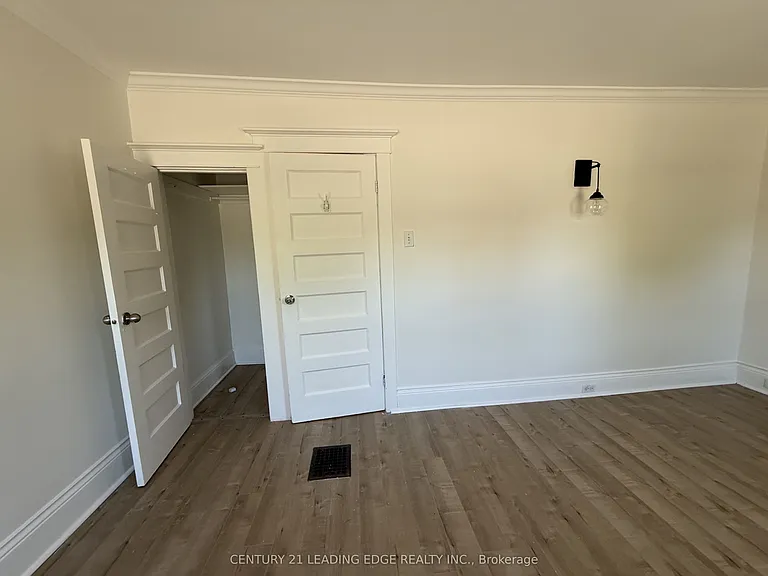 485 Albert St — Photo 19