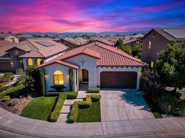 1924 E Via Fiore Ave, Fresno, CA 93730