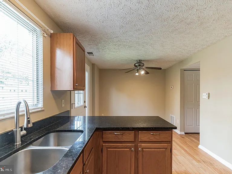 6302 Betsy Ross Ct — Photo 12