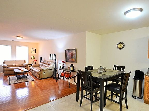 Entrance Dining/living area