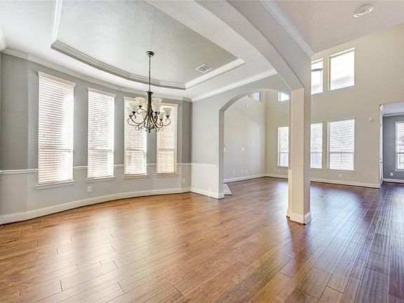 4th image of 2866 N Palmer St