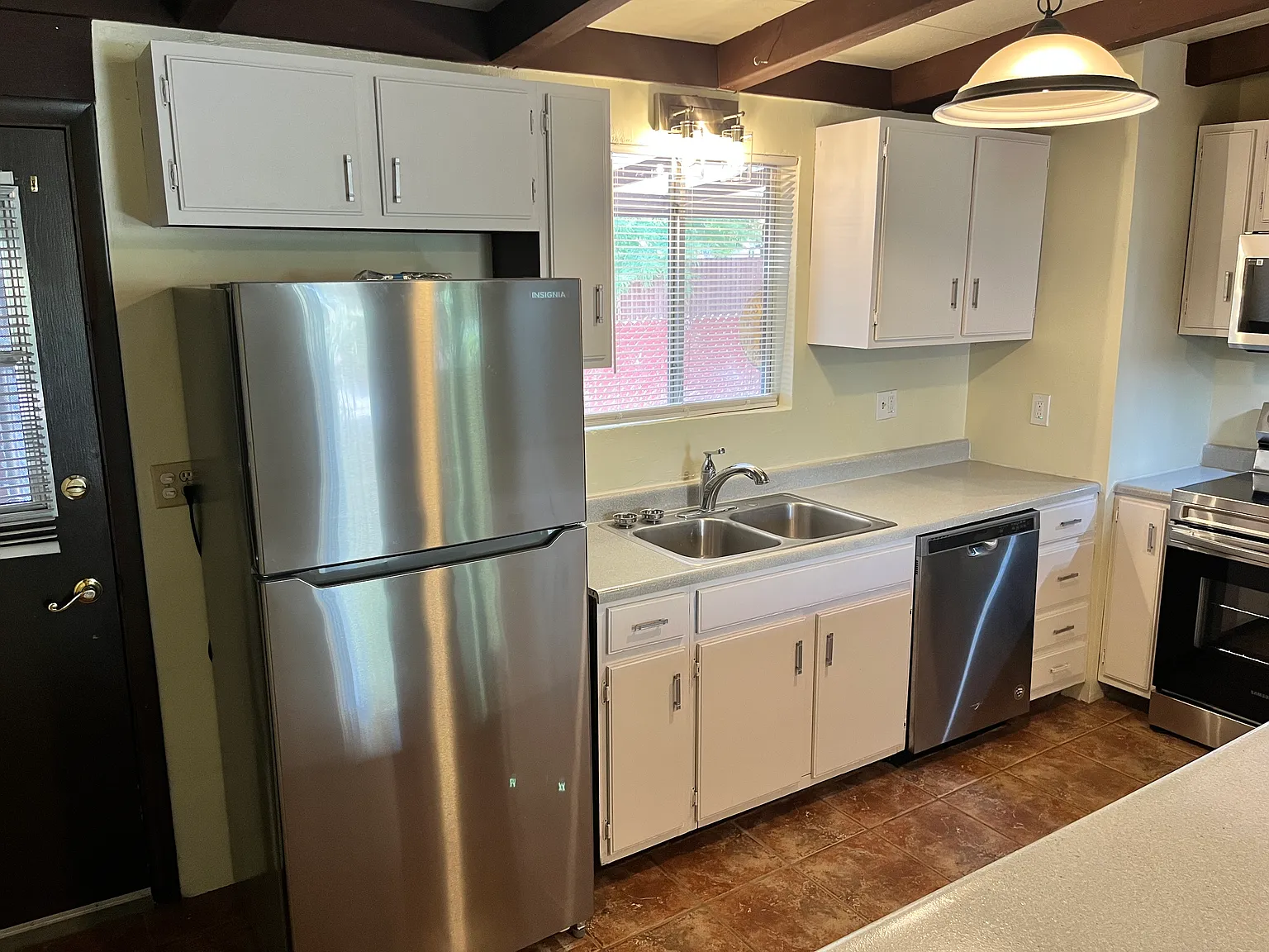 2 bed, 650 sqft, $1,150 — Photo 4