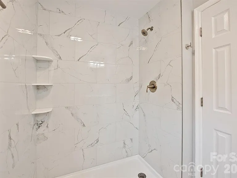 1404 Nottingham Rd — Photo 25