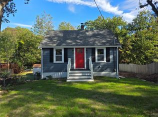 657 1/2 Greenville Ave, Johnston, RI 02919