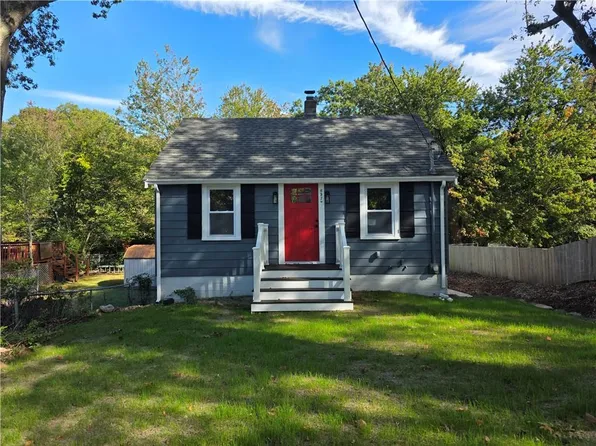 657 1/2 Greenville Ave, Johnston, RI 02919