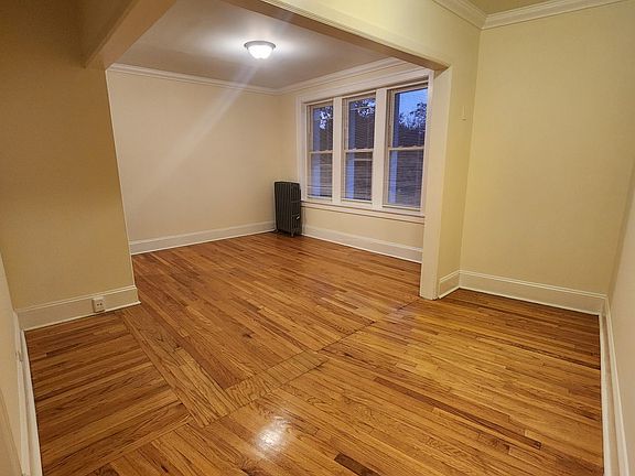 4th image of 3225 W Ardmore Ave APT 2