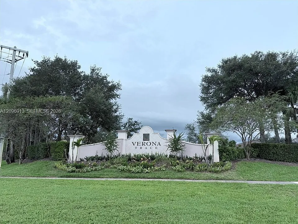 10055 W Villa Cir