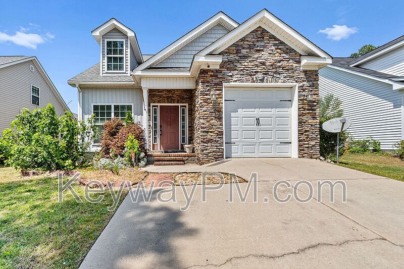 1st image of 1447 Collins Dr