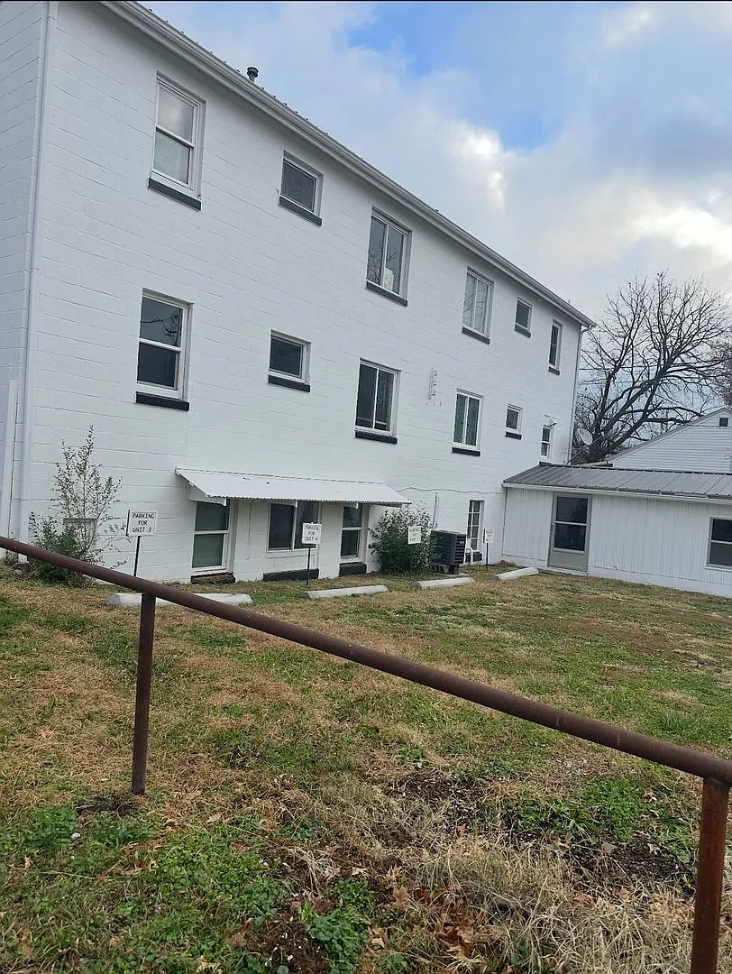 1 bed, 600 sqft, $700 — Photo 2