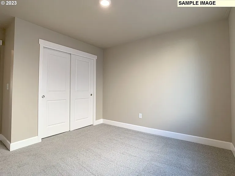 539 E Rosa Ave — Photo 3
